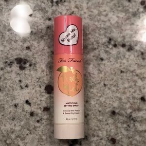 🍑Too Faced Peach Mist Mattifying Setting Spray🍑